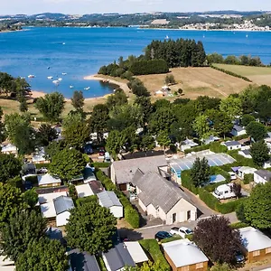 **** Camping Parc Du Charouzech France